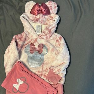 Minnie Mouse outfit
